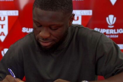 uta arad la transferul cu numarul 51 din acest sezon fostul atacant de la rapid a semnat size6.jpg